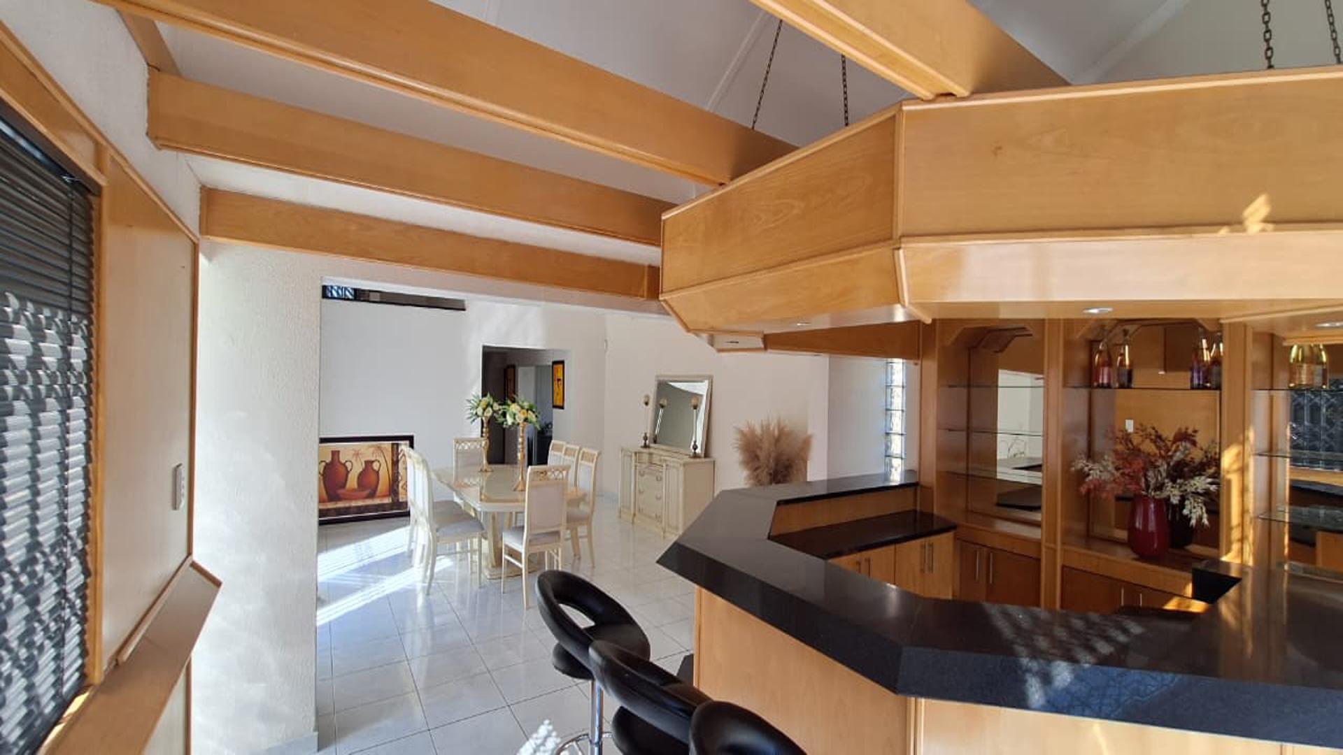 Entertainment - 22 square meters of property in Farrarmere