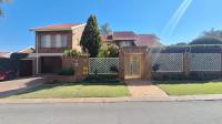 Front View of property in Farrarmere