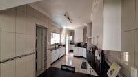 Kitchen - 40 square meters of property in Farrarmere
