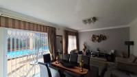 Dining Room - 47 square meters of property in Farrarmere