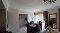 Dining Room - 47 square meters of property in Farrarmere