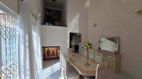 Dining Room - 47 square meters of property in Farrarmere