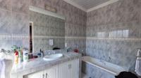Bathroom 2 of property in Farrarmere