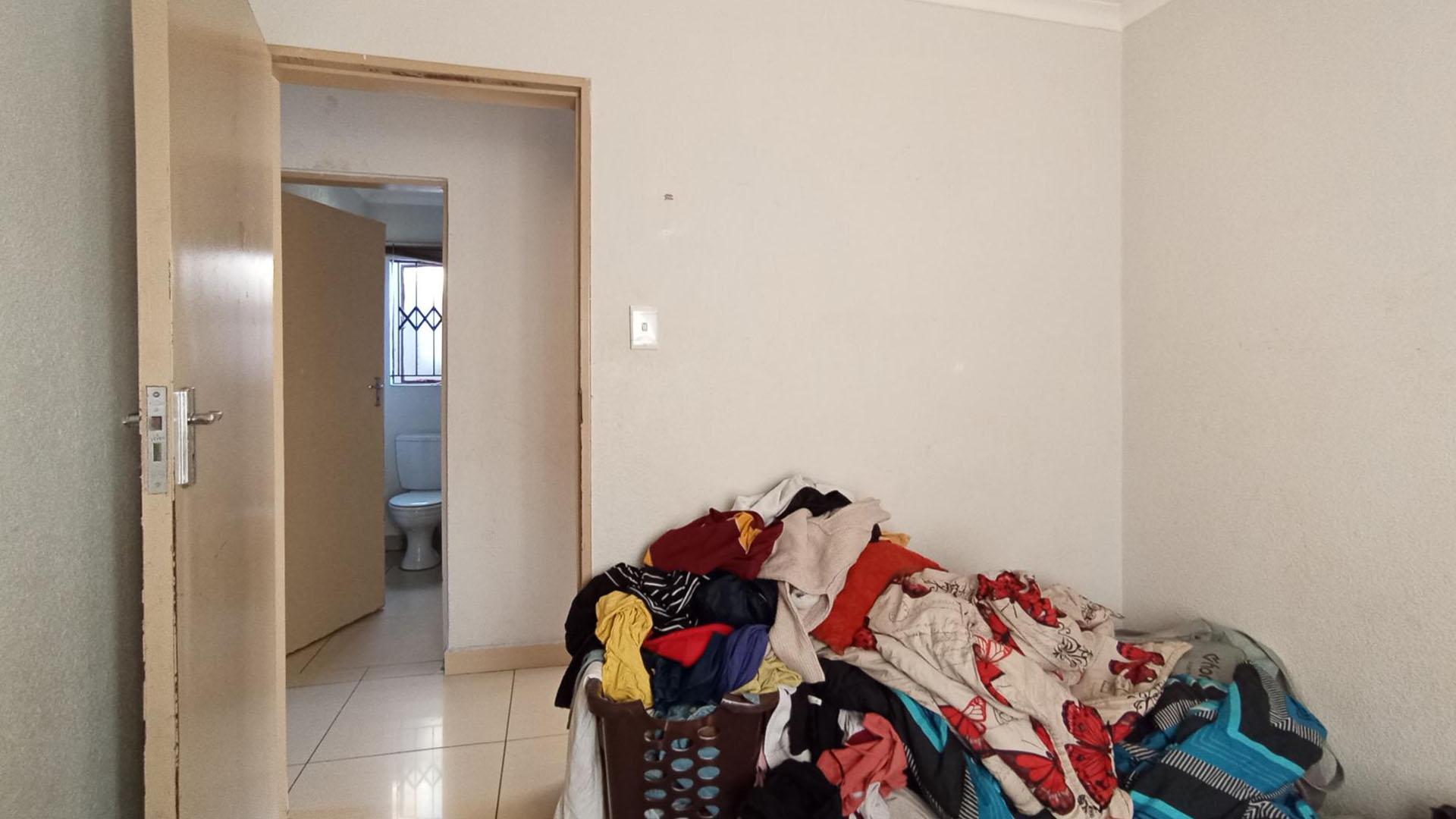 Bed Room 2 - 8 square meters of property in Elandspoort