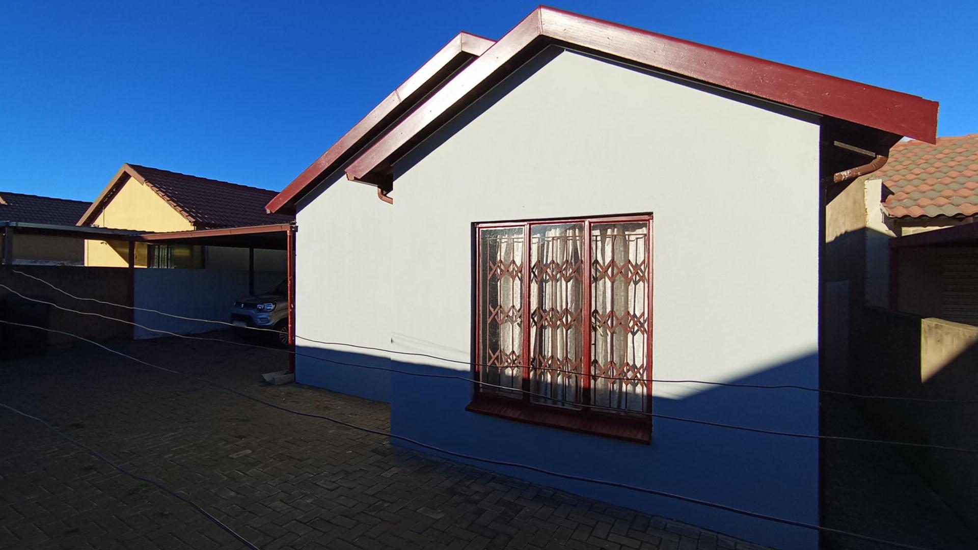 Backyard of property in Elandspoort