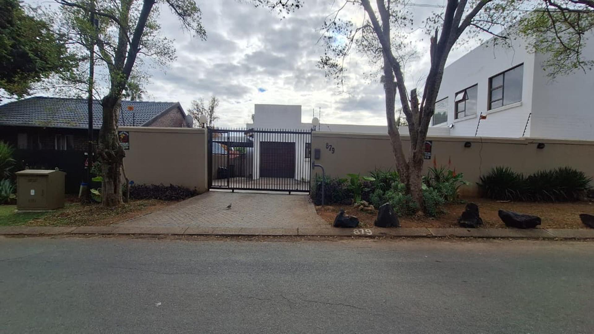 Front View of property in Strubensvallei