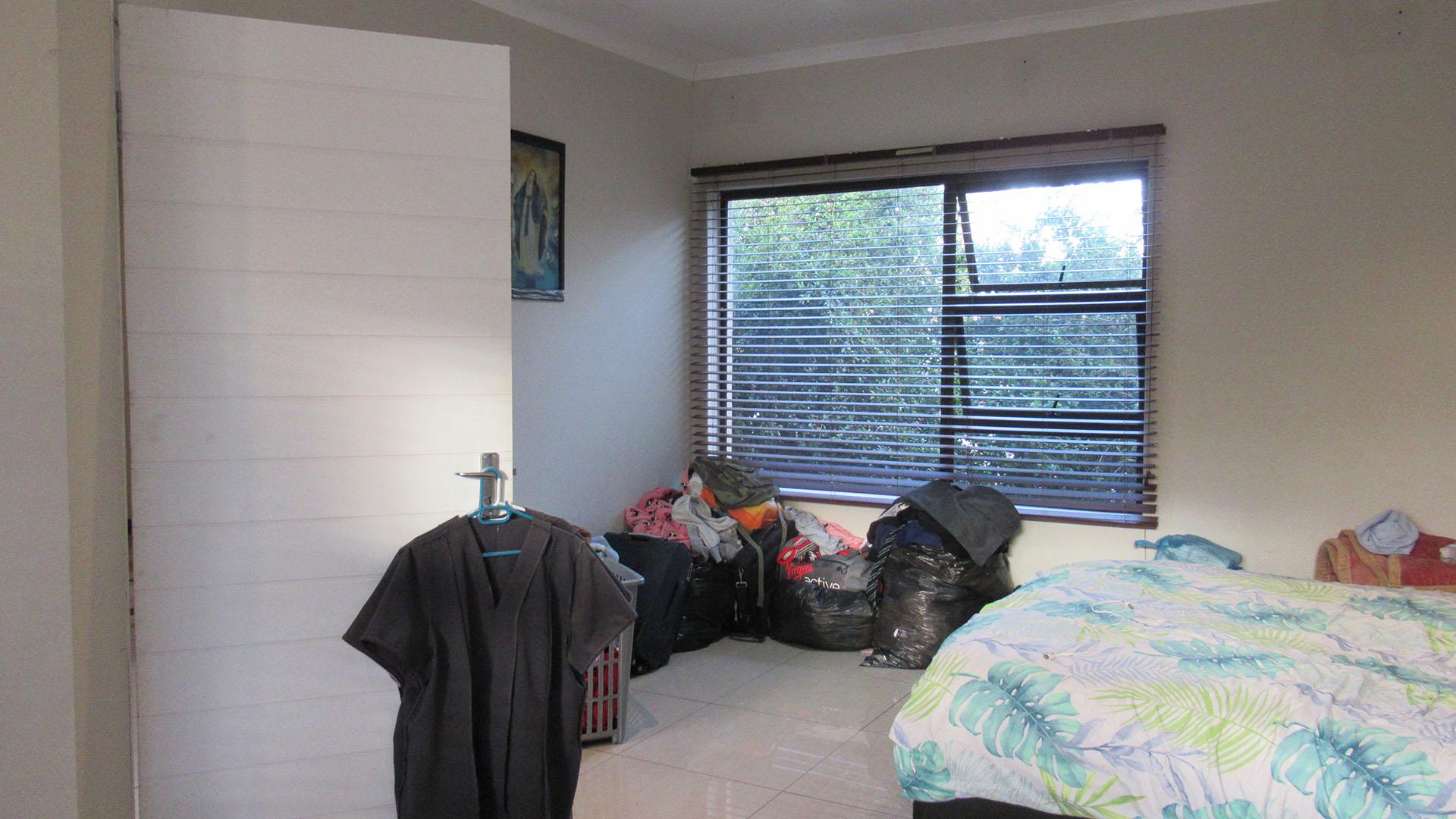 Bed Room 4 - 23 square meters of property in Strubensvallei