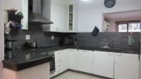 Kitchen - 37 square meters of property in Strubensvallei
