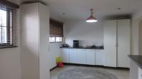 Kitchen - 37 square meters of property in Strubensvallei