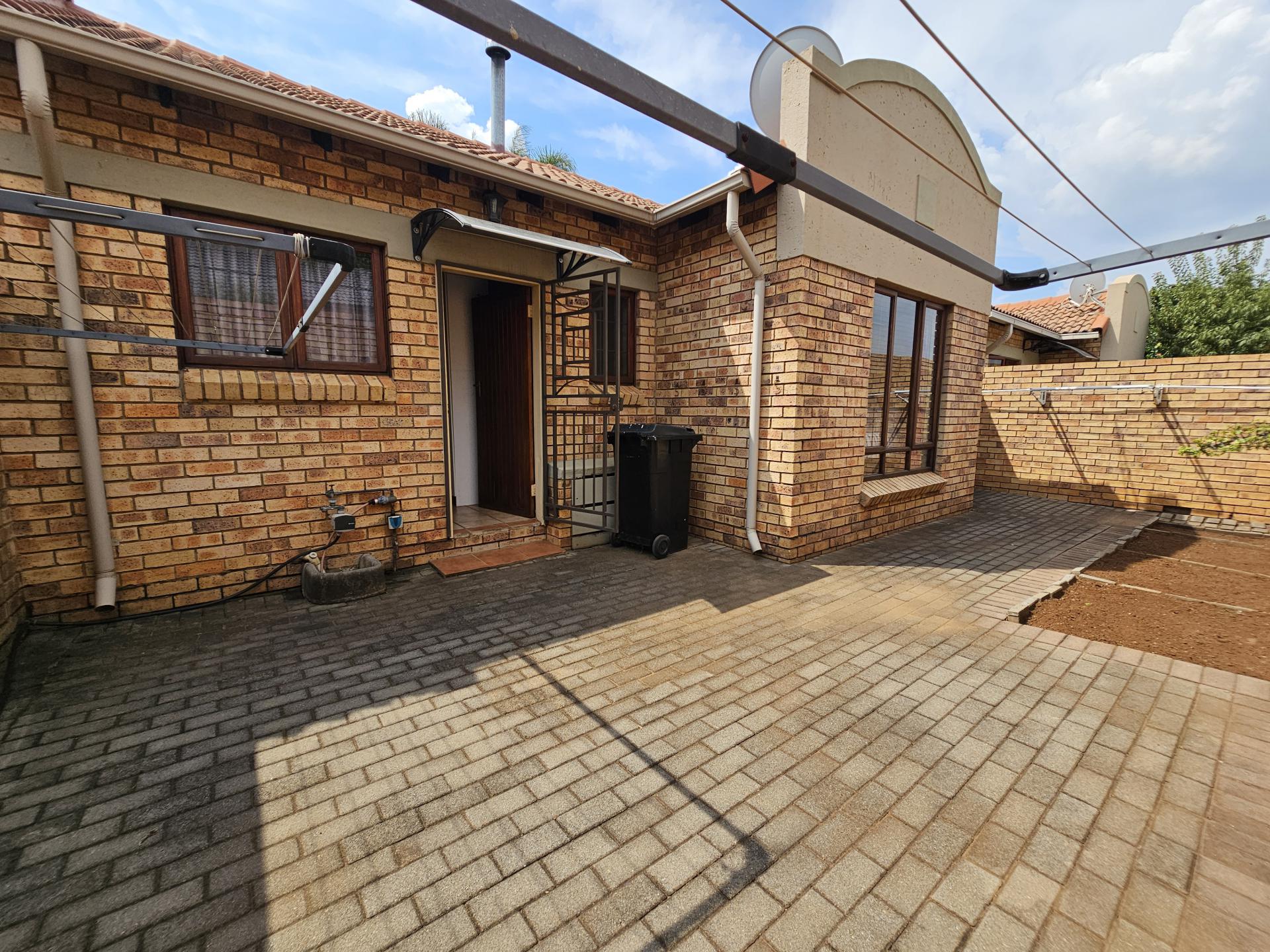  of property in Monavoni