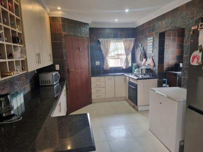 3 Bedroom Simplex to Rent in Rensburg - Property to rent - MR711831