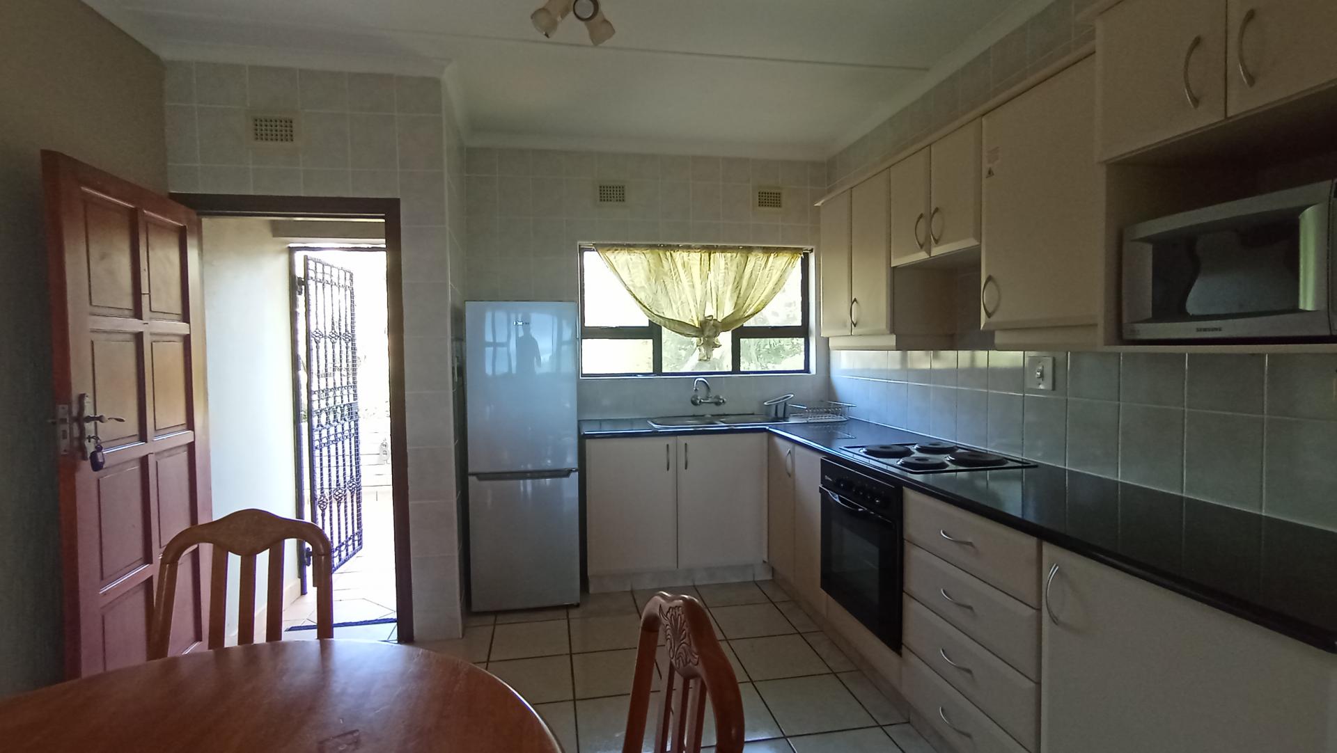 Kitchen - 10 square meters of property in St Micheals on Sea
