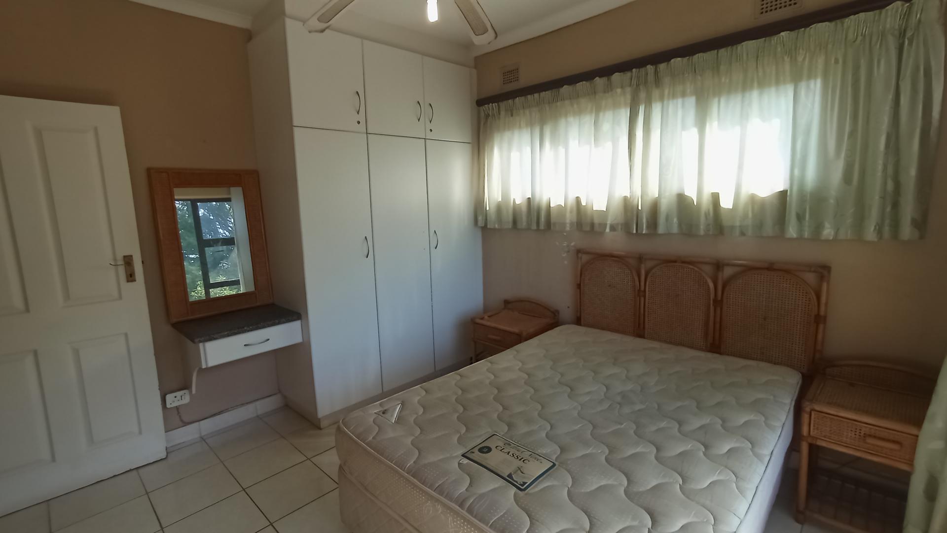 Main Bedroom - 13 square meters of property in St Micheals on Sea