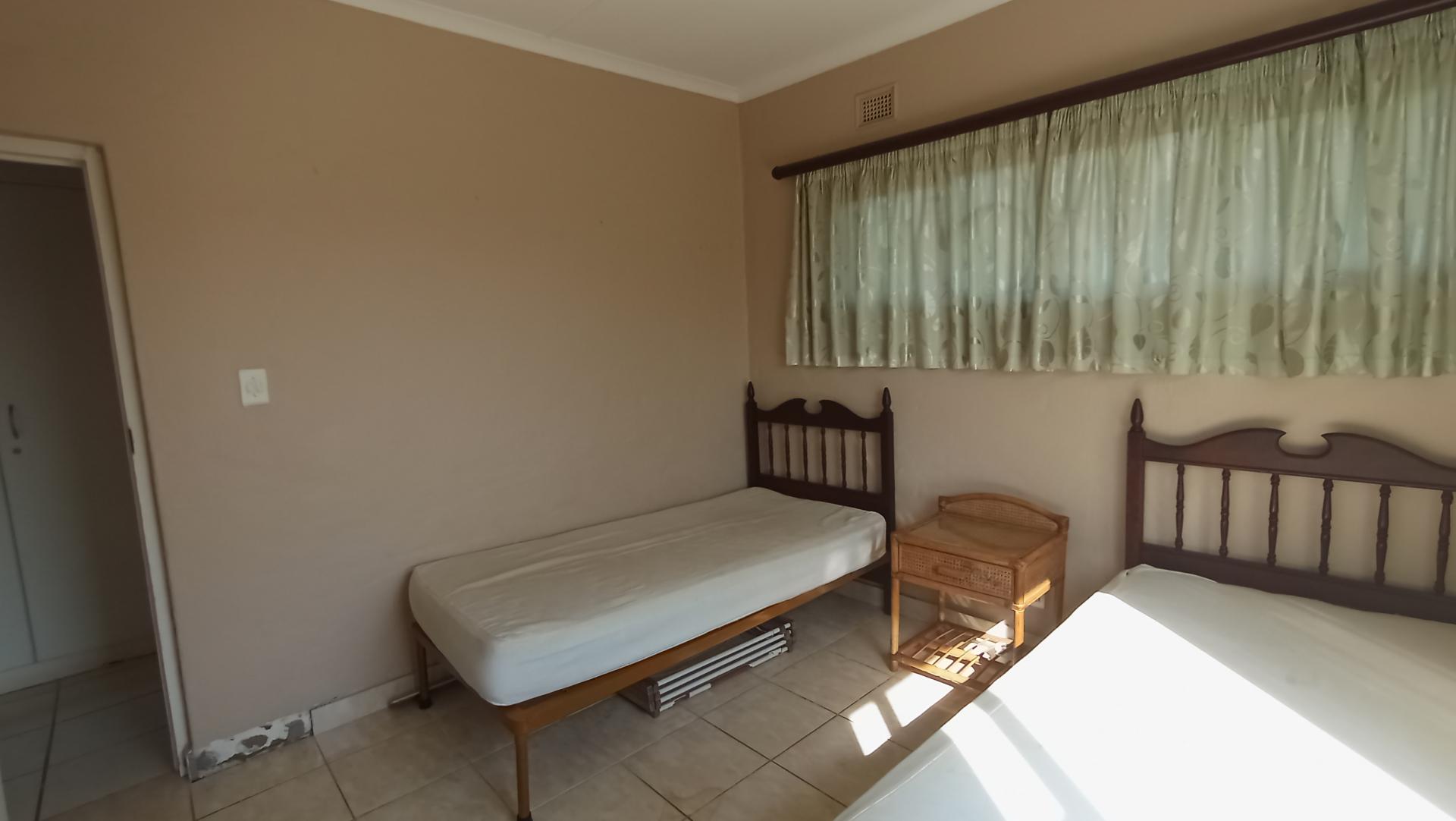 Bed Room 1 - 13 square meters of property in St Micheals on Sea
