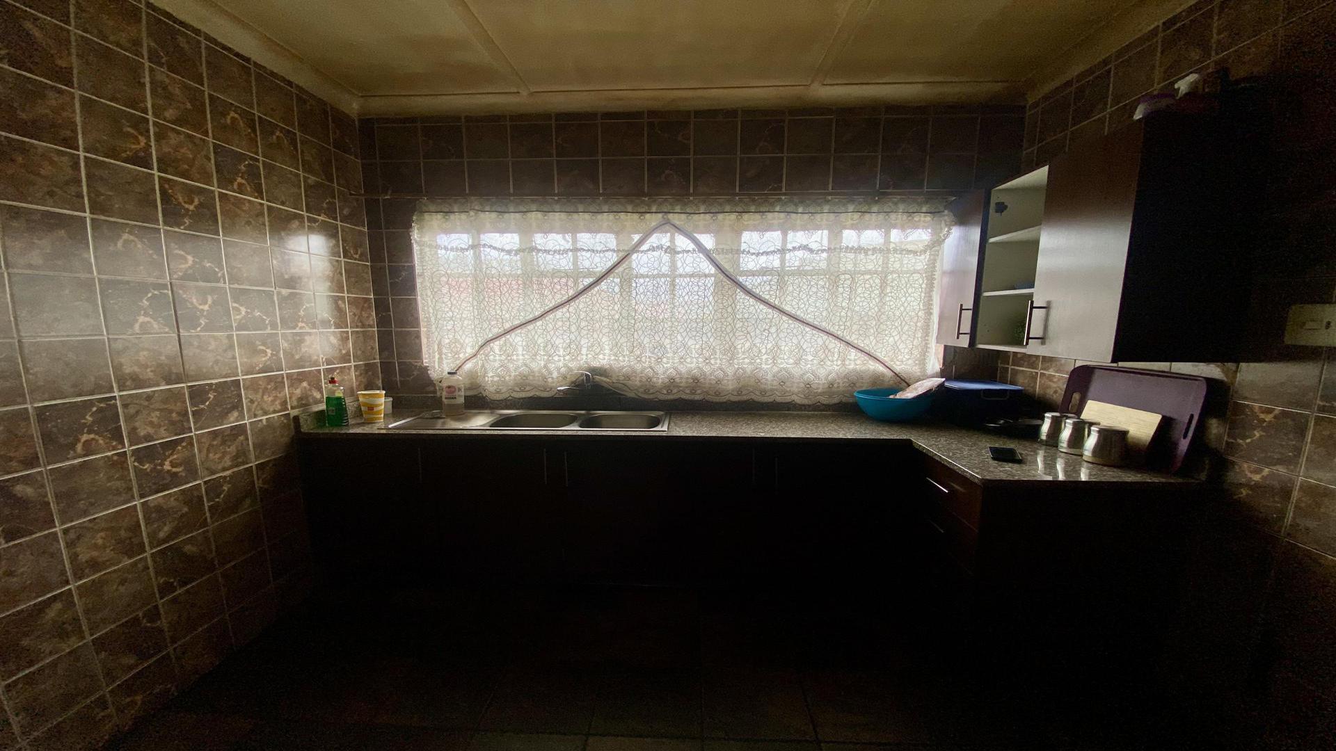 Kitchen of property in Komati