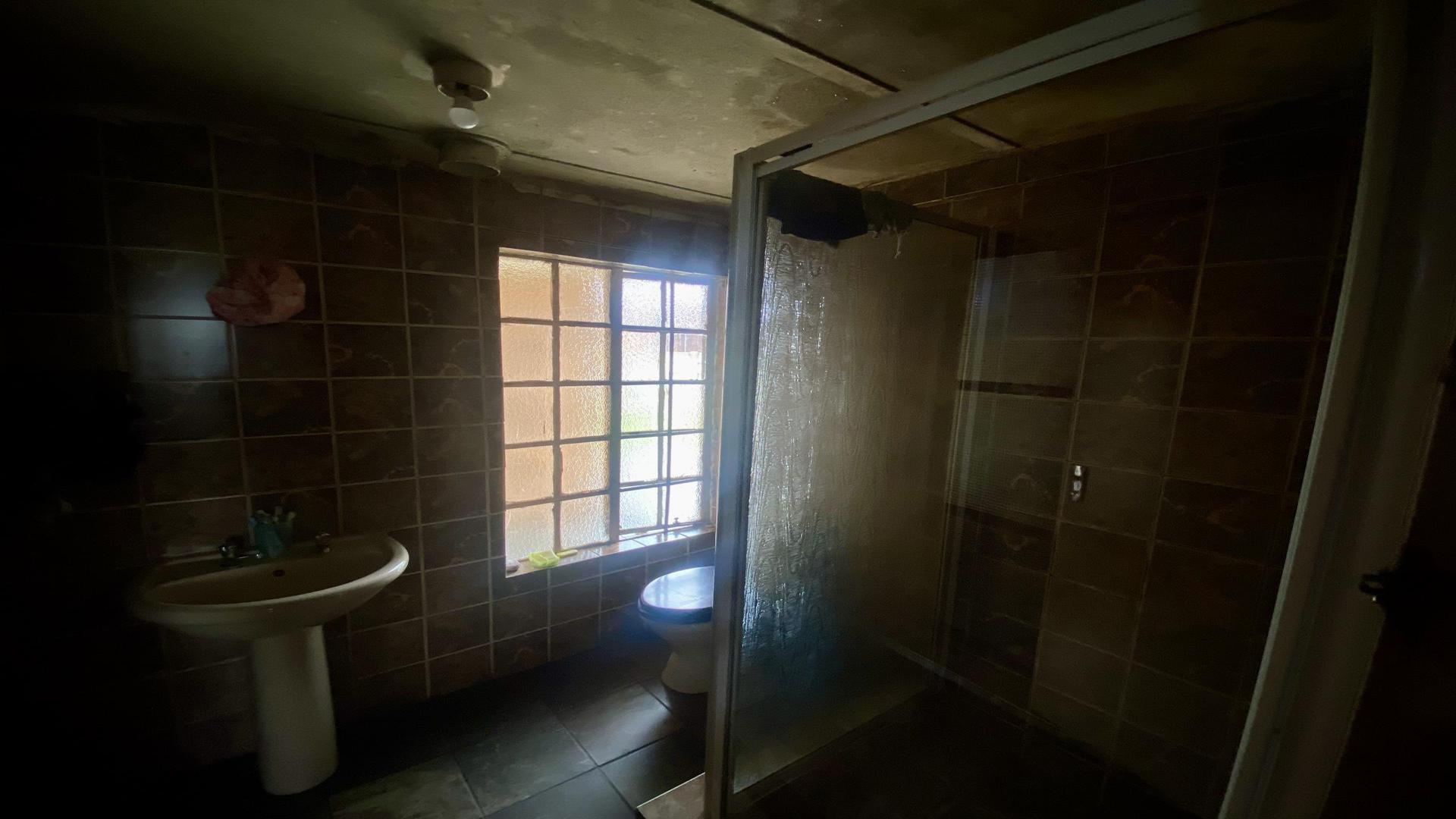 Bathroom 3+ of property in Komati