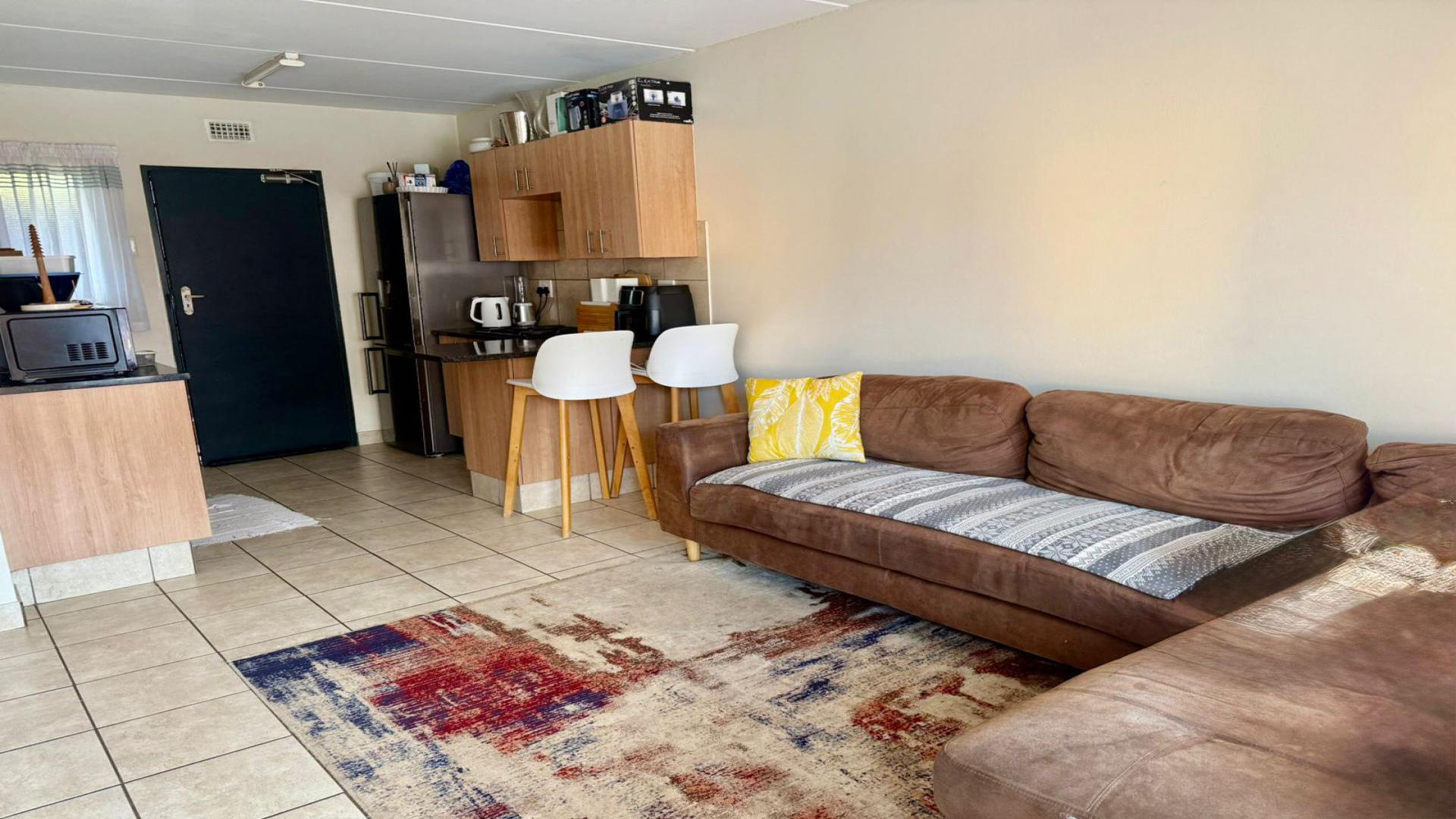 Lounges of property in Olympus