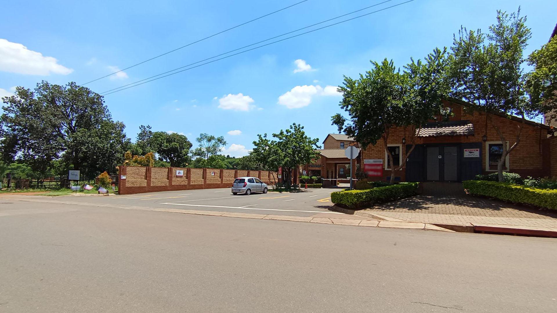 Front View of property in Olympus