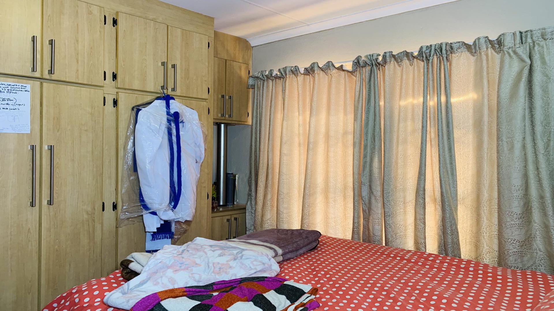Bed Room 2 of property in The Orchards