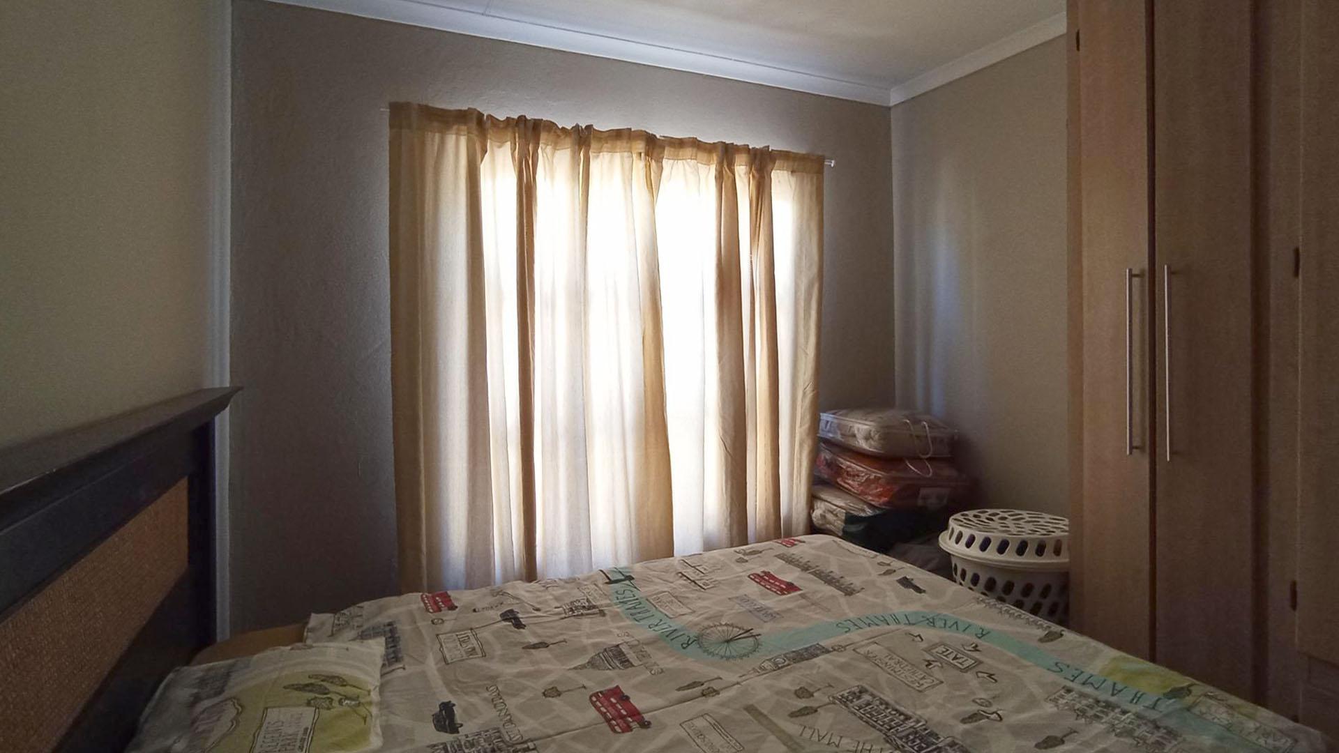 Bed Room 3 - 10 square meters of property in The Orchards
