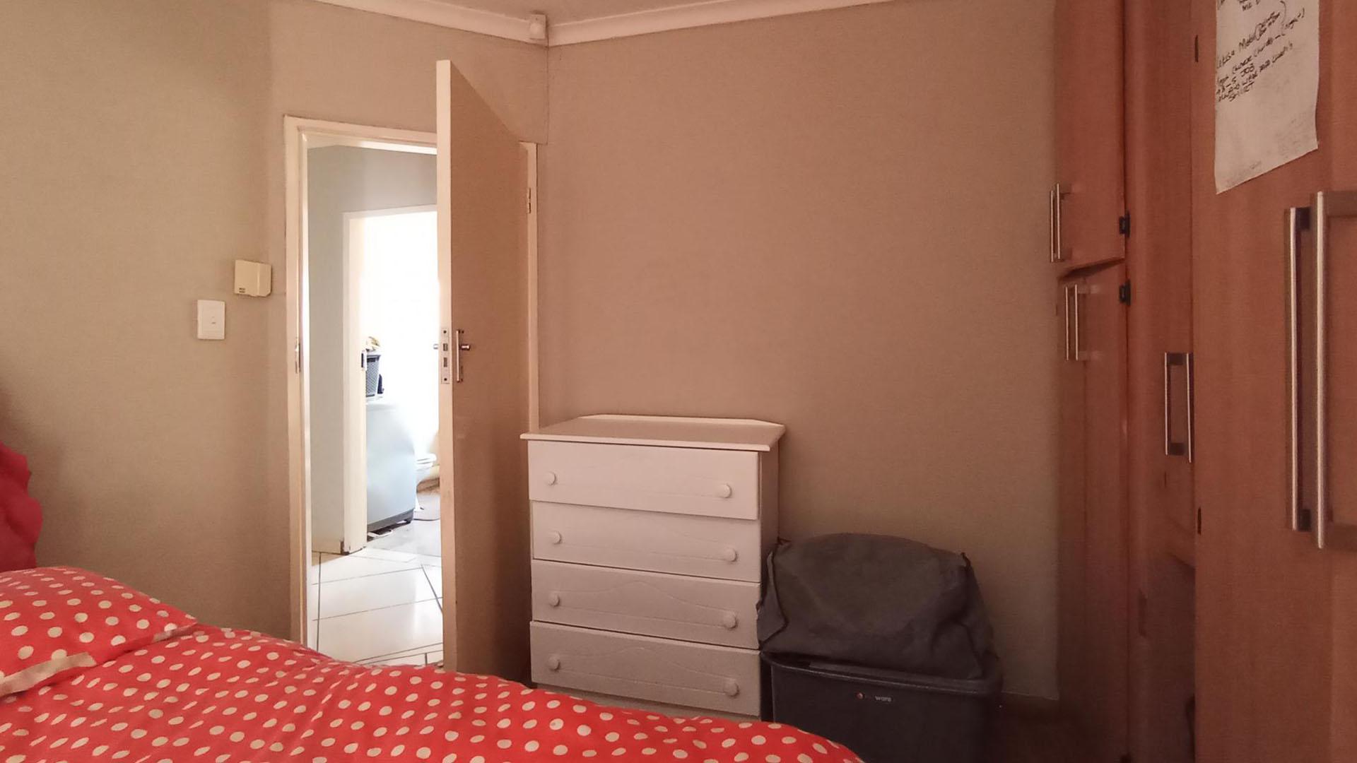 Bed Room 2 - 11 square meters of property in The Orchards