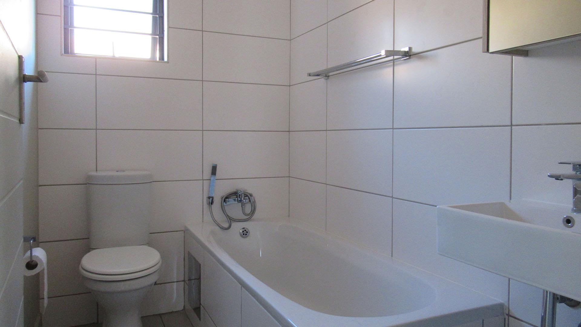 Bathroom 1 - 3 square meters of property in Cosmo City