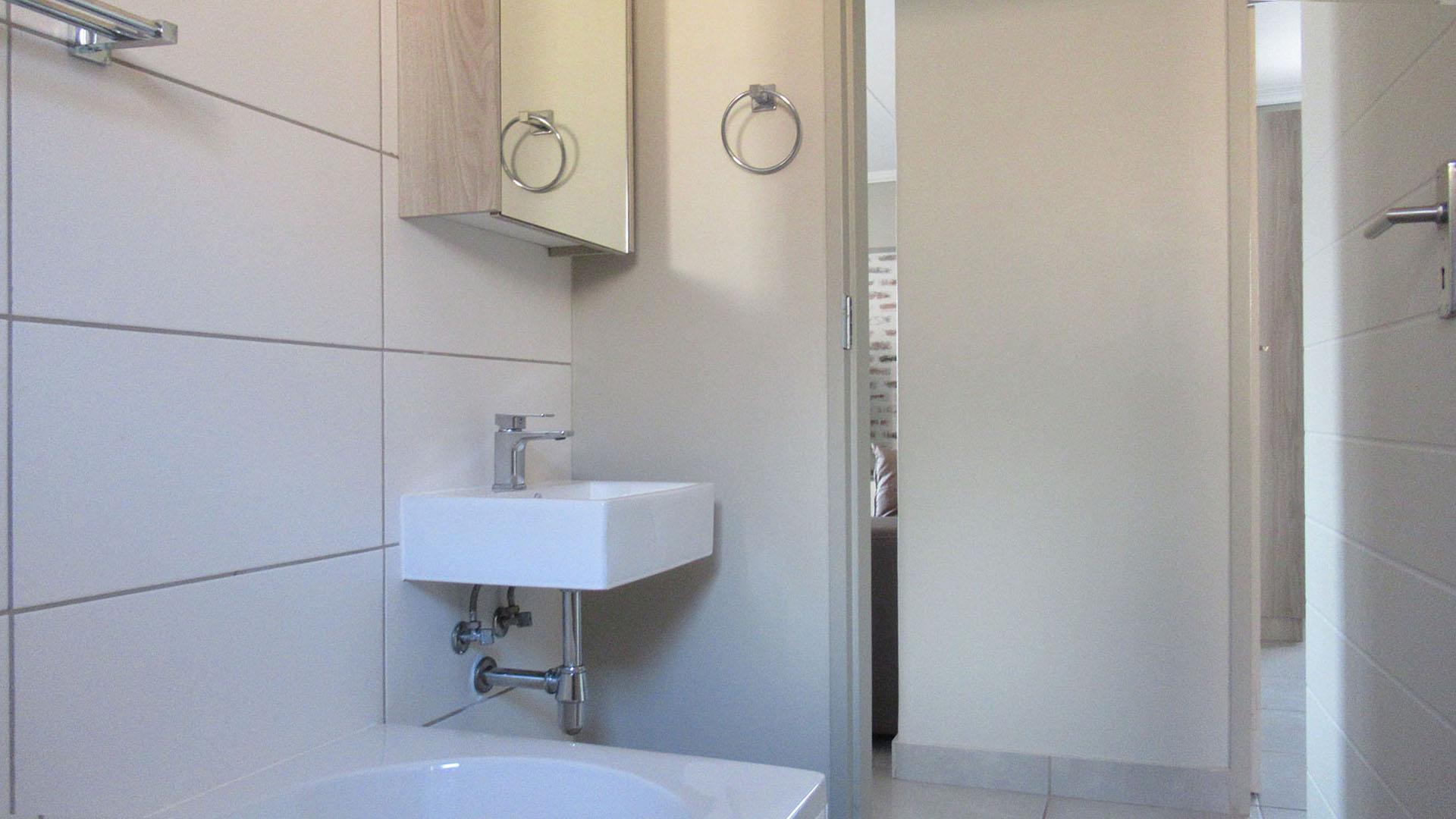 Bathroom 1 - 3 square meters of property in Cosmo City