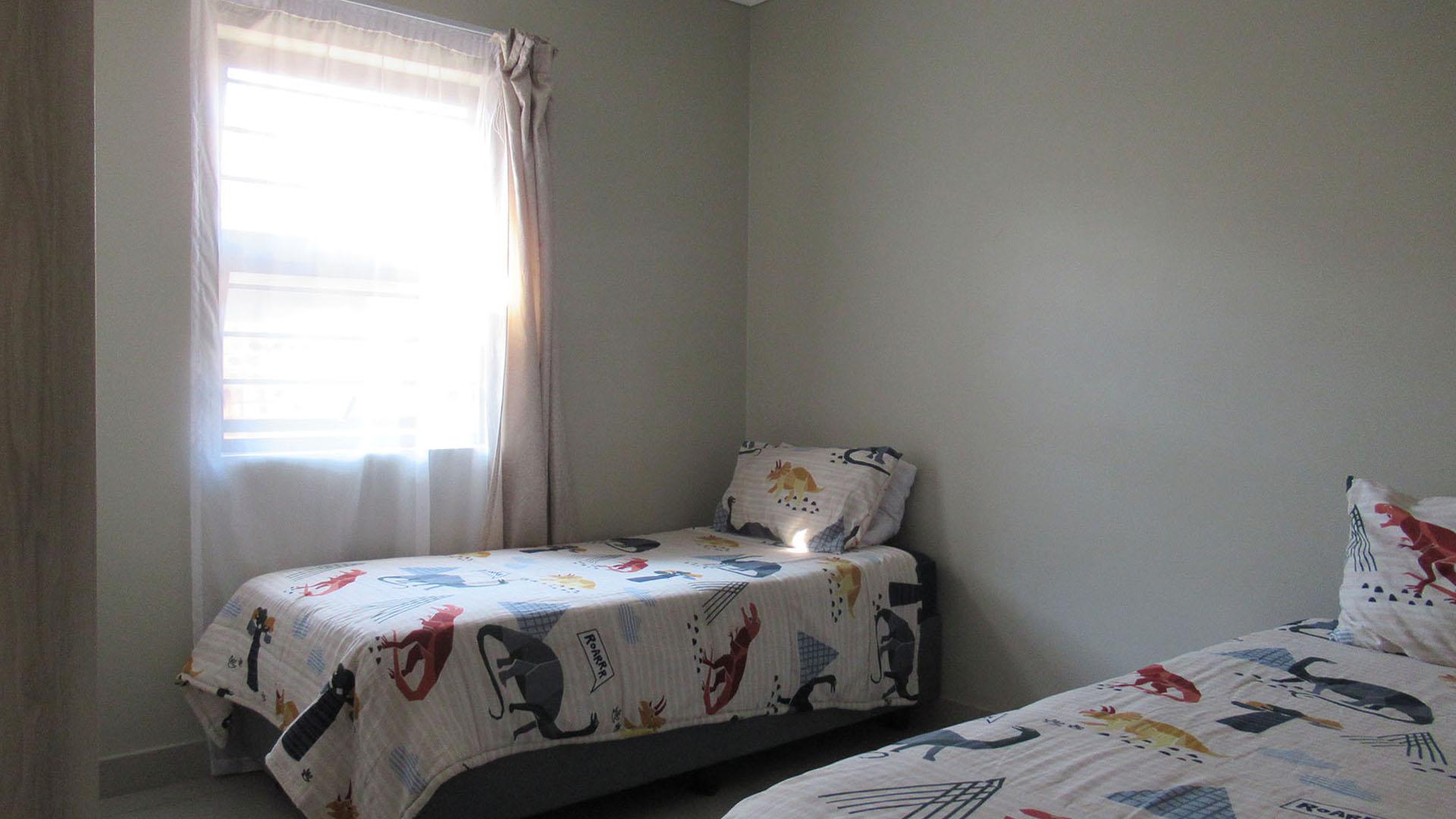Bed Room 1 - 8 square meters of property in Cosmo City