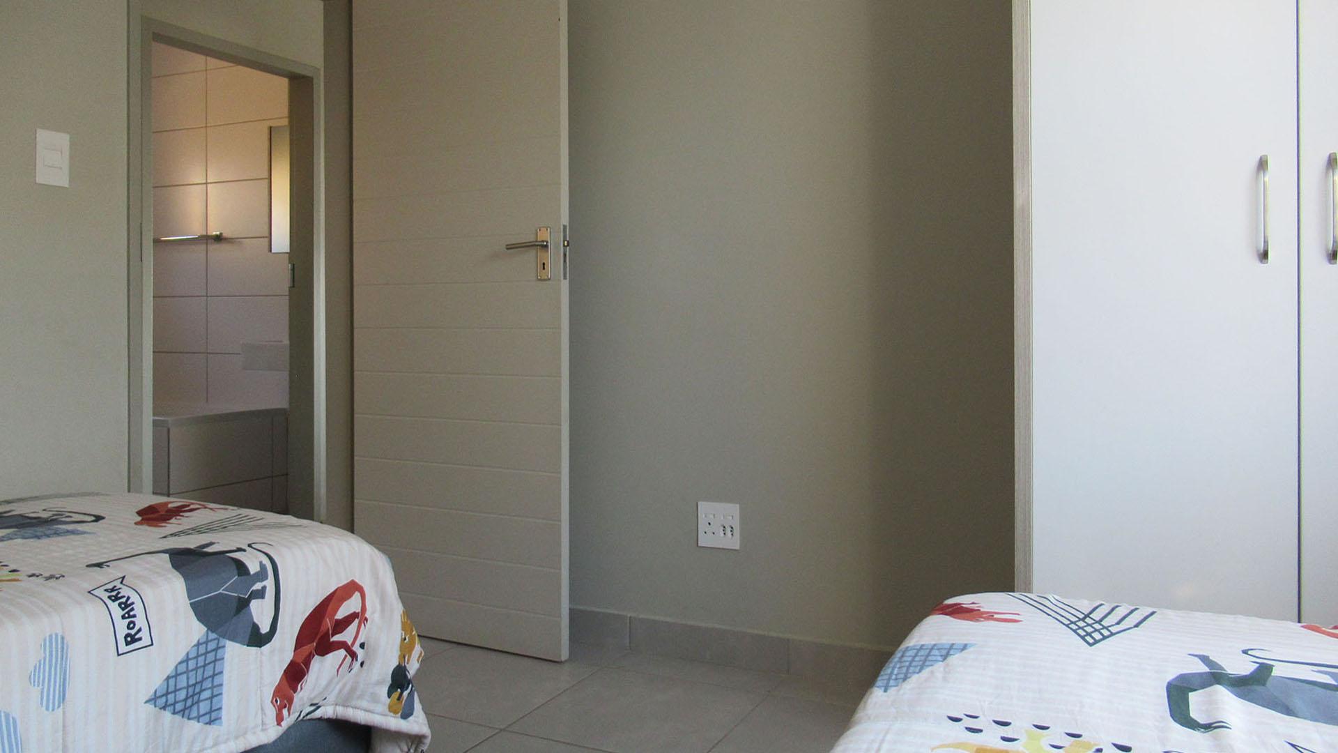Bed Room 1 - 8 square meters of property in Cosmo City