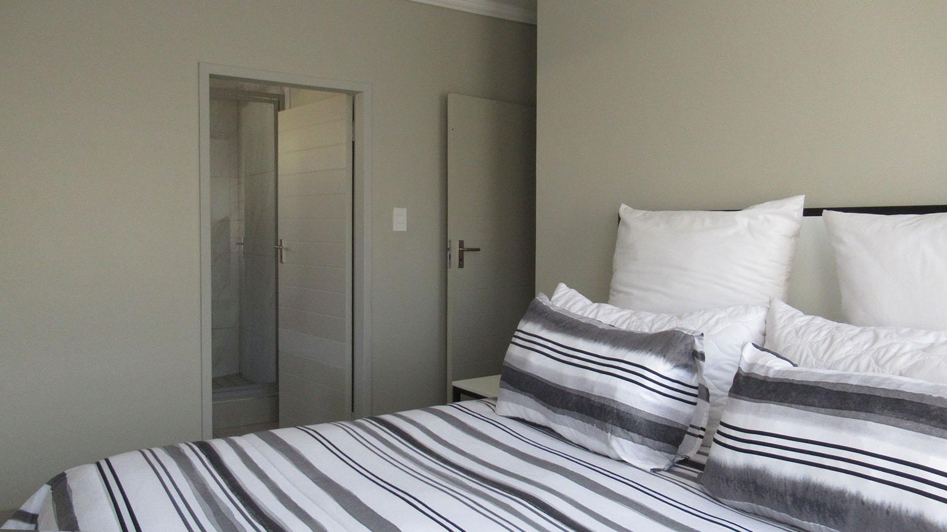 Main Bedroom - 13 square meters of property in Cosmo City