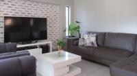 Lounges - 20 square meters of property in Cosmo City
