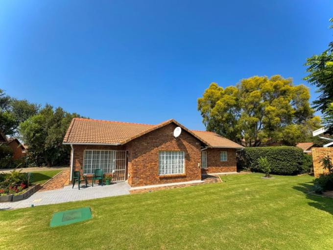 2 Bedroom House for Sale For Sale in Schoemansville - MR711933