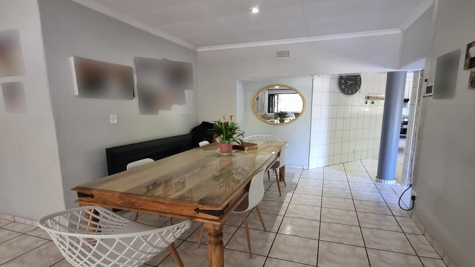 Dining Room of property in Verwoerdpark