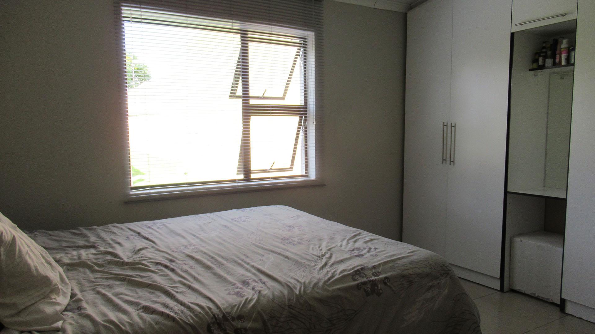 Bed Room 1 - 14 square meters of property in Eldorado Park AH