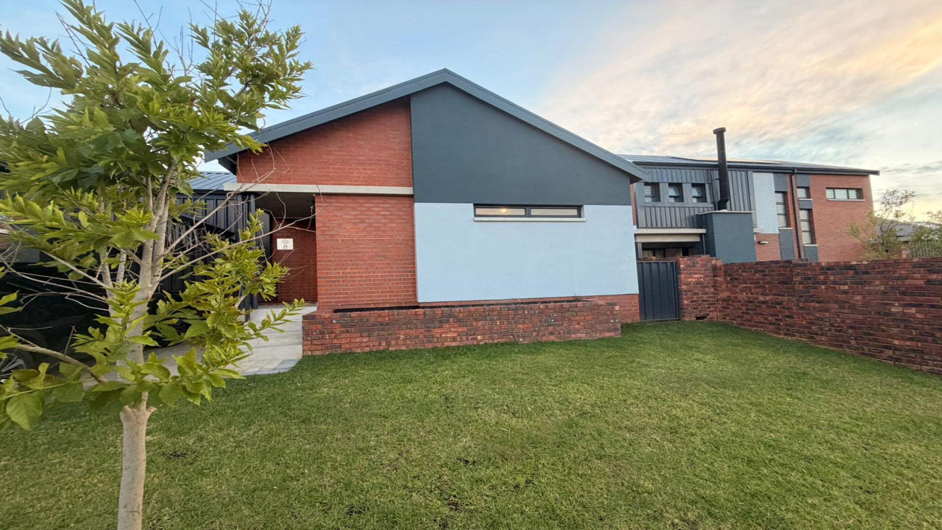 Front View of property in Zandspruit