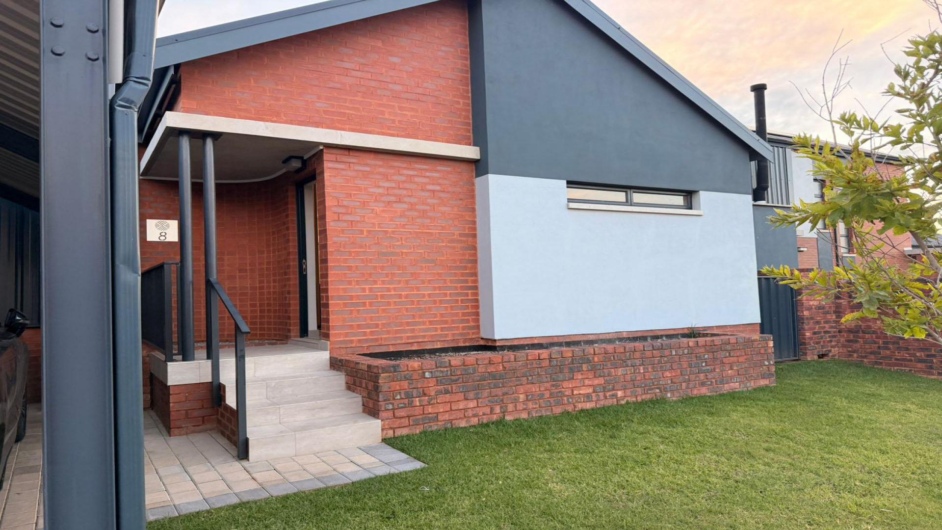 Front View of property in Zandspruit