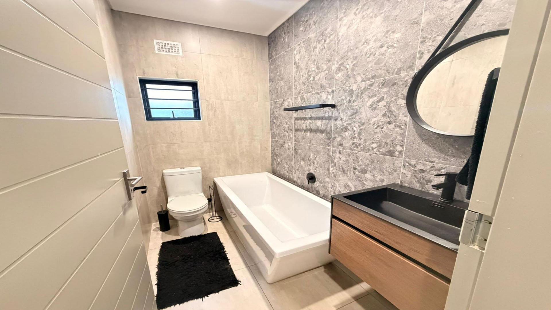 Bathroom 1 of property in Zandspruit