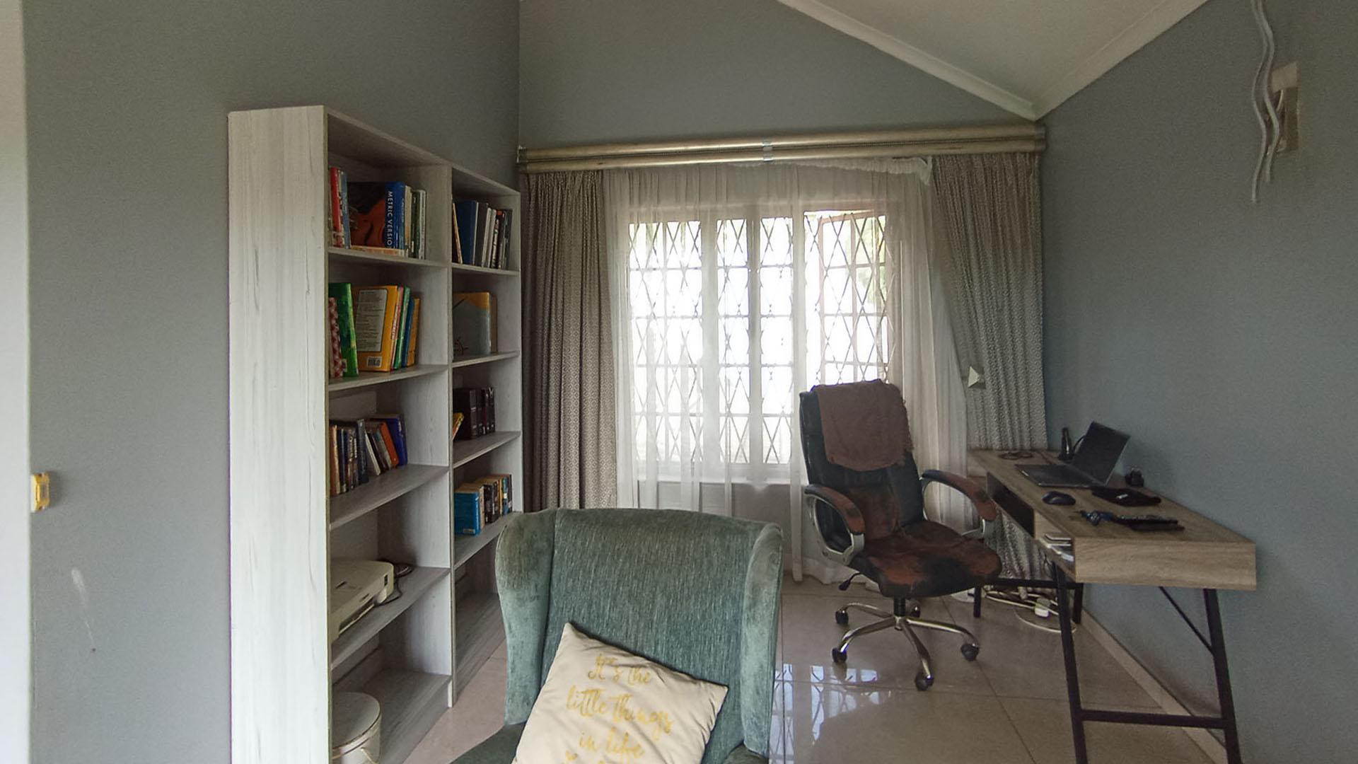 Study - 8 square meters of property in Westridge
