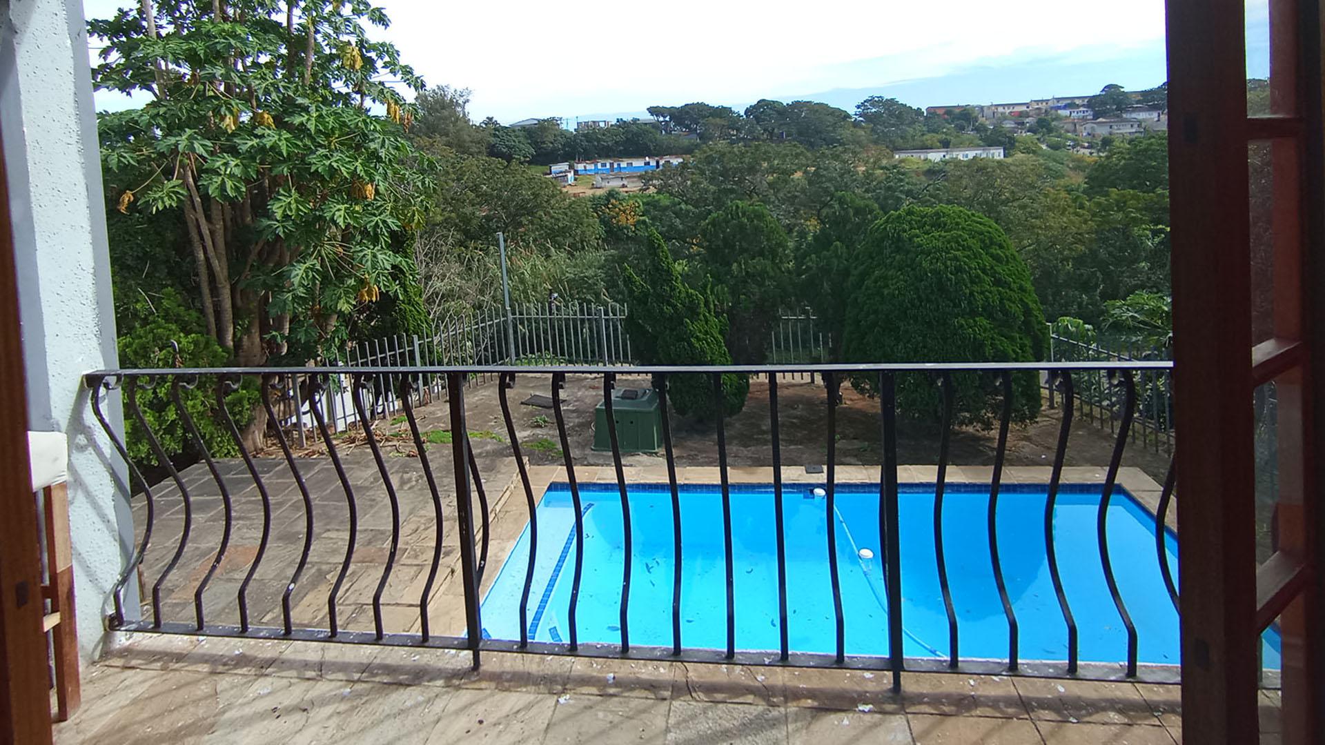 Balcony - 4 square meters of property in Westridge