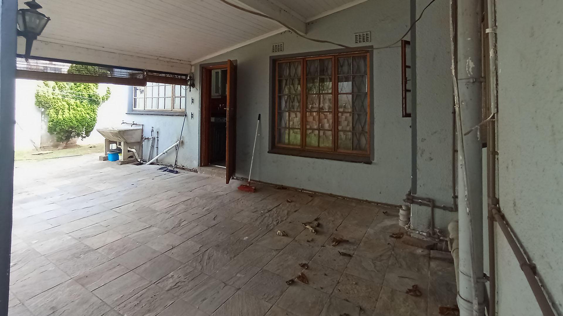 Patio - 26 square meters of property in Westridge