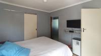 Main Bedroom - 16 square meters of property in Westridge