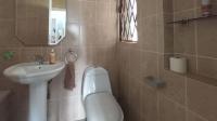 Bathroom 1 - 5 square meters of property in Westridge