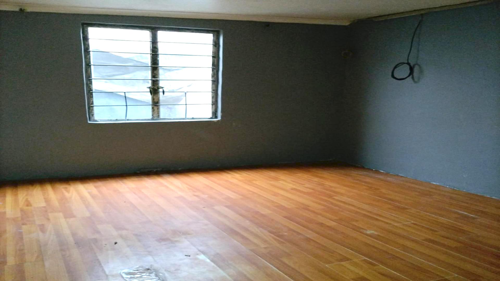 Bed Room 1 of property in Delft