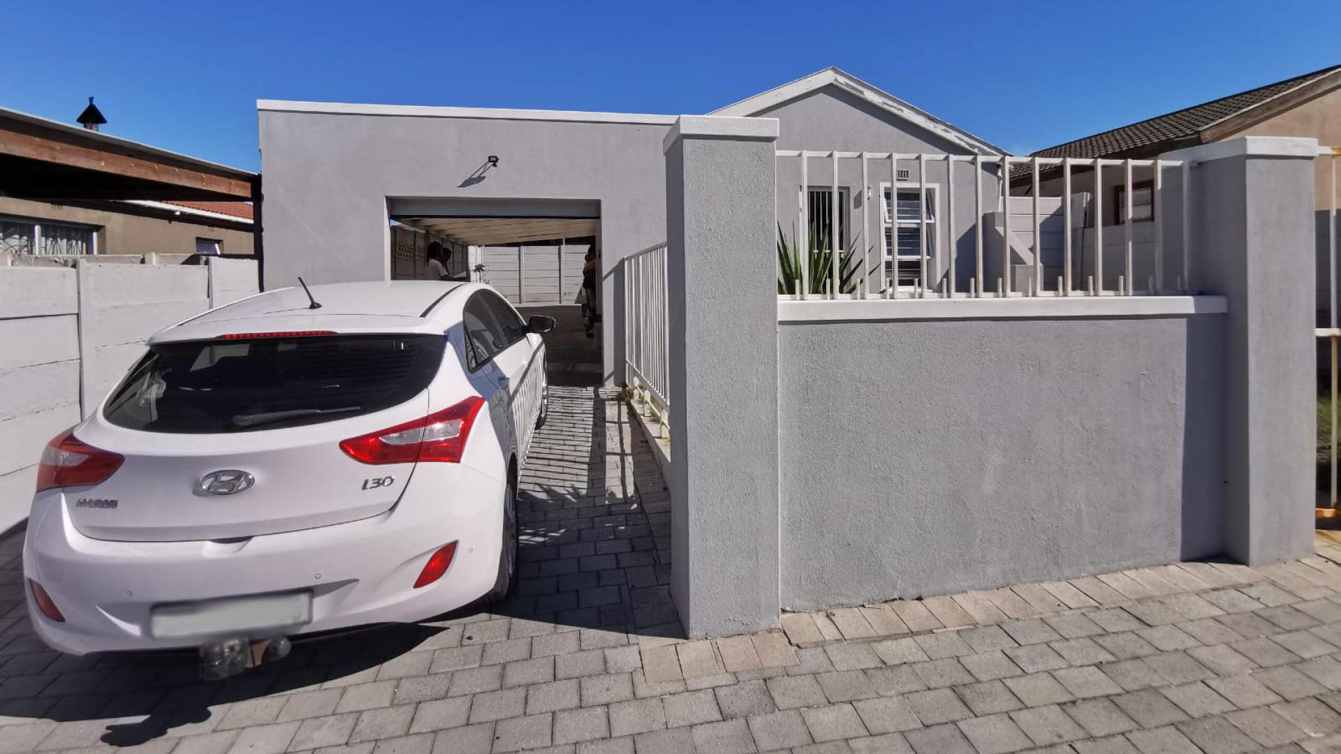 Front View of property in Mitchells Plain