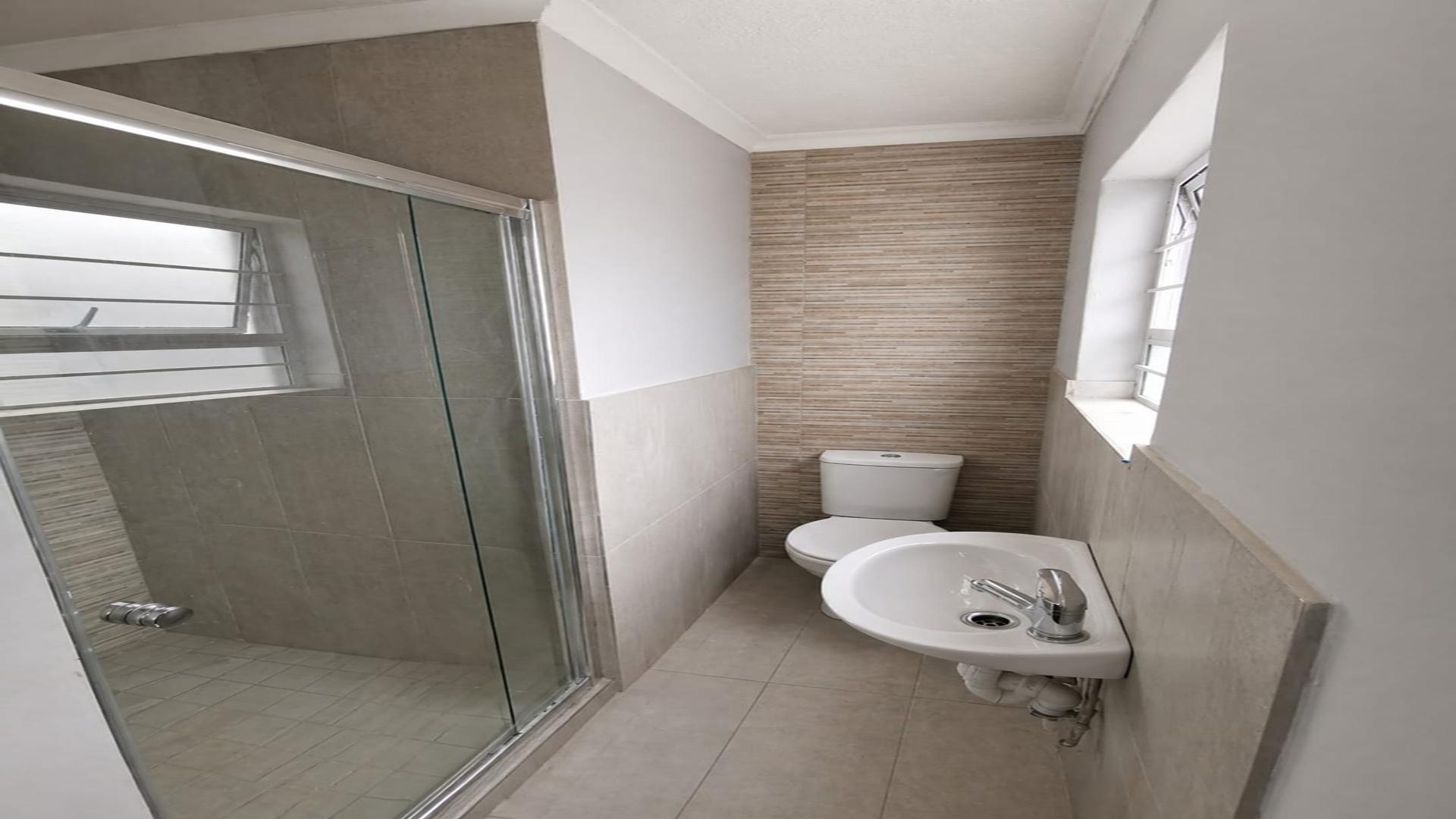 Main Bathroom of property in Mitchells Plain