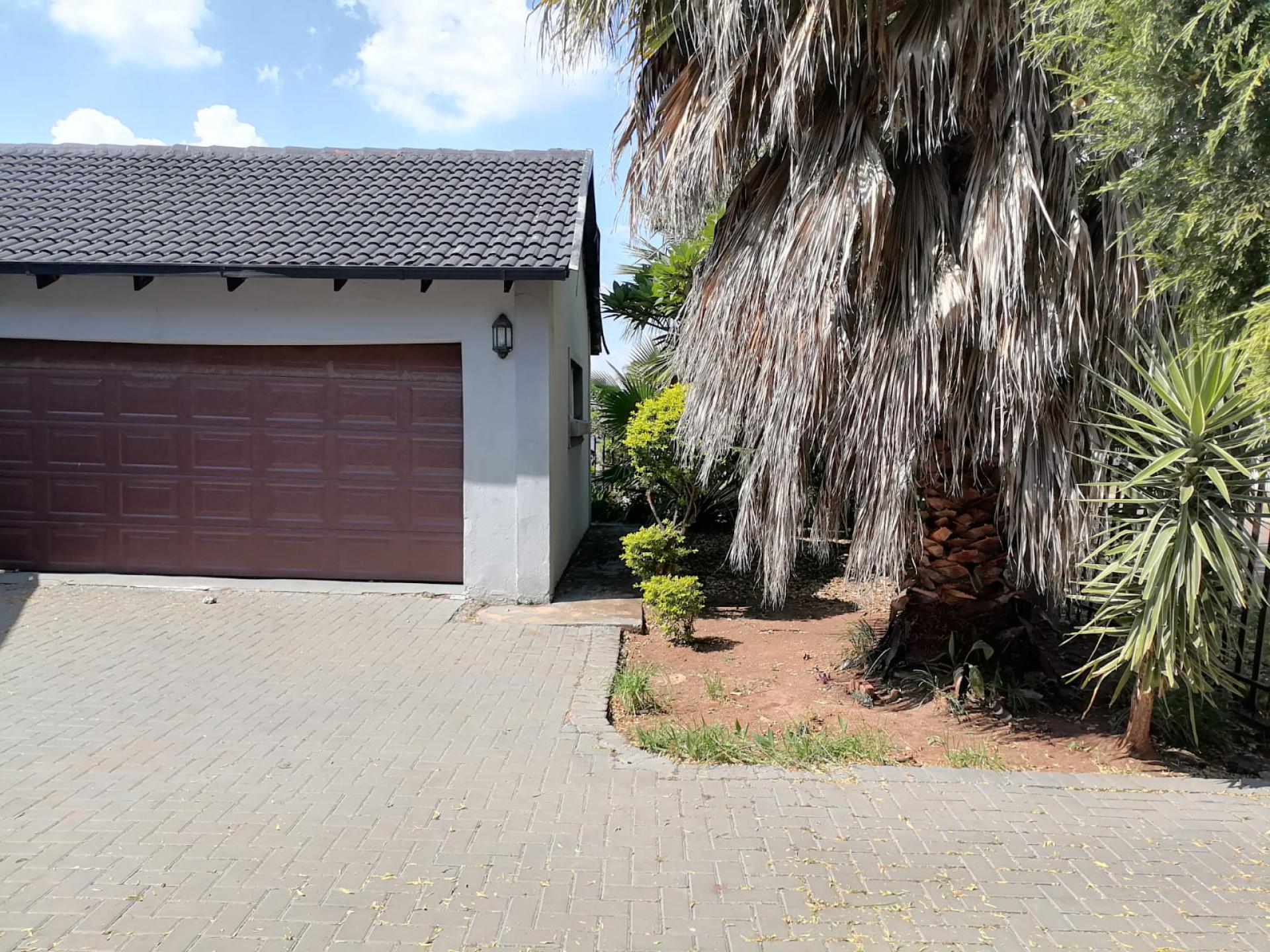  of property in Theresapark