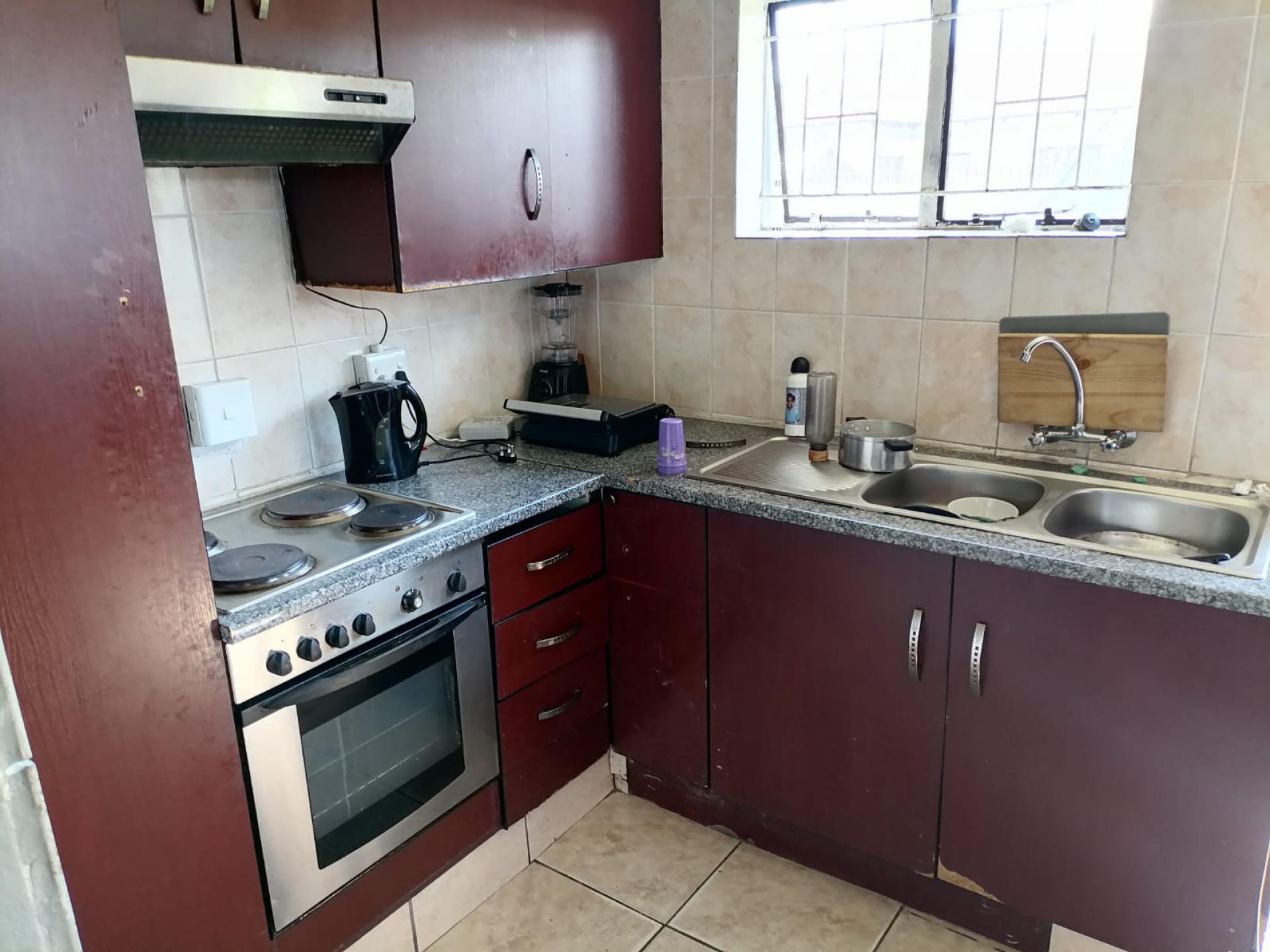  of property in Theresapark