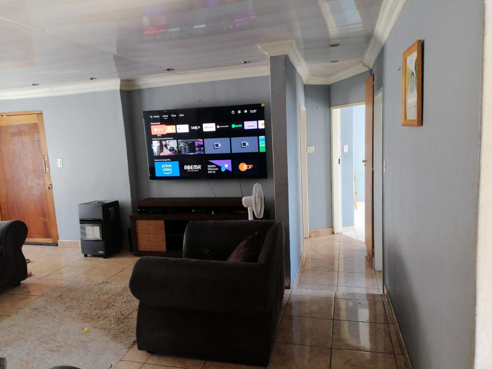  of property in Theresapark