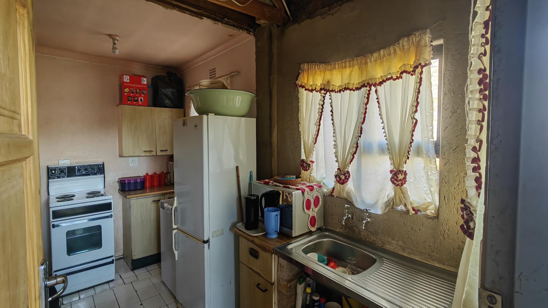 Kitchen of property in Vosloorus