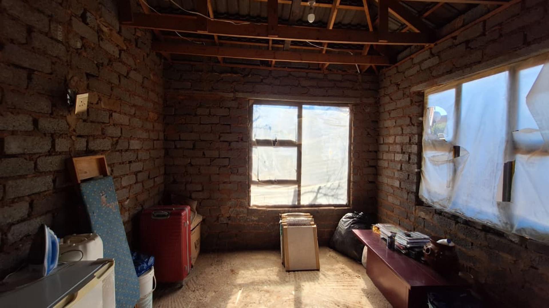Spaces - 3 square meters of property in Vosloorus